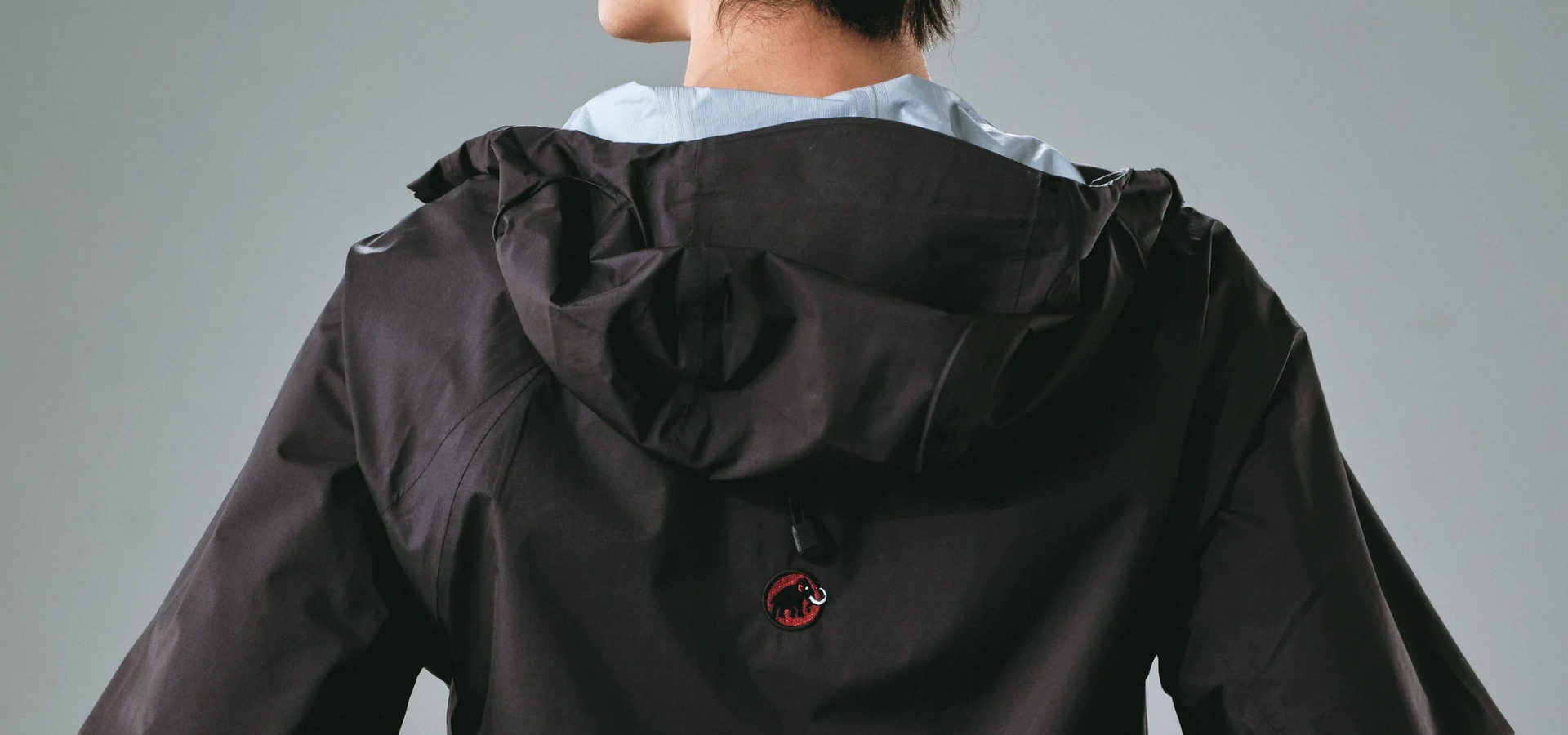 Autumn / Winter 24 USTI 룩북 커버
